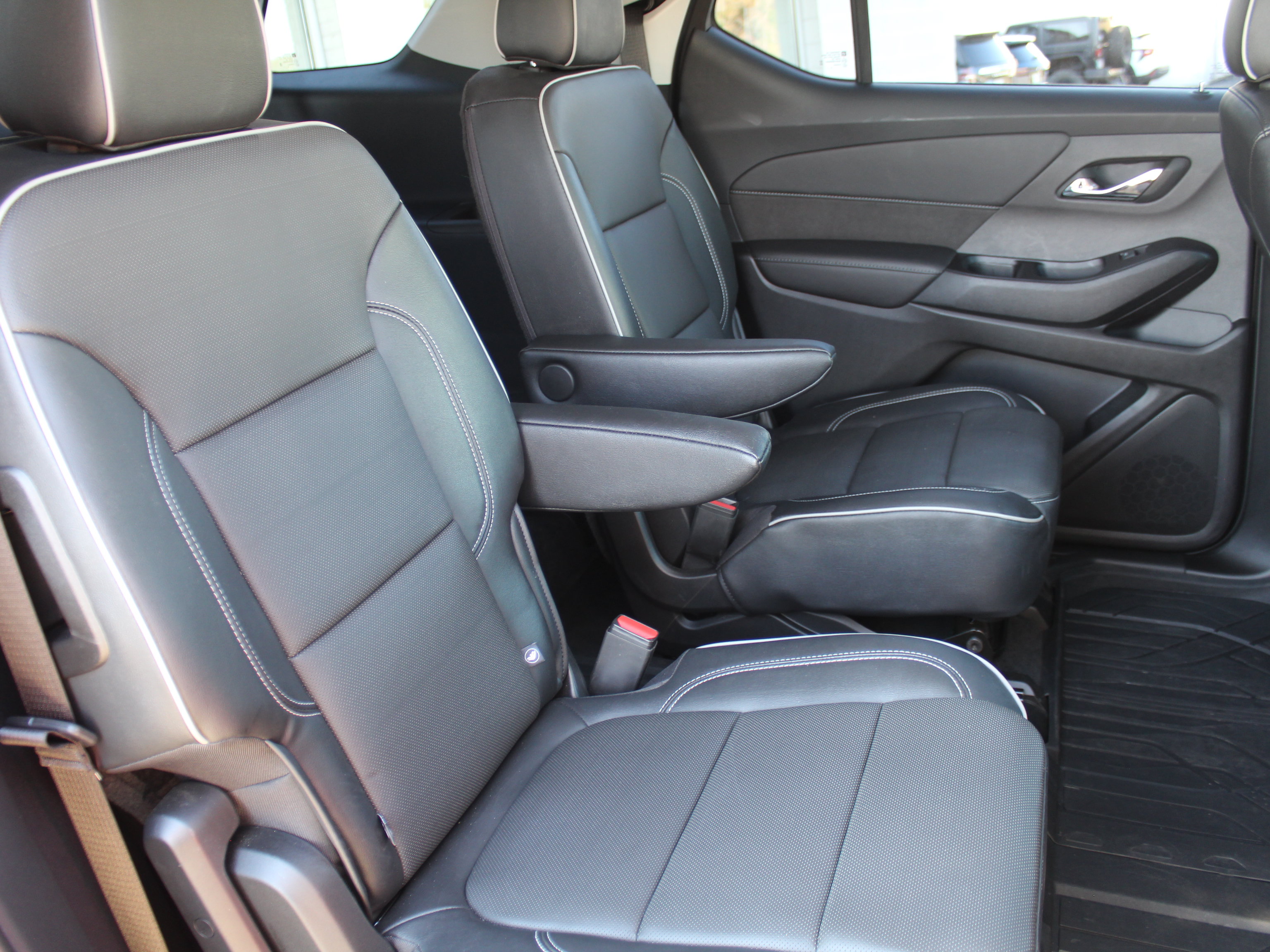 Used 2020 Chevrolet Traverse High Country FWD image 26