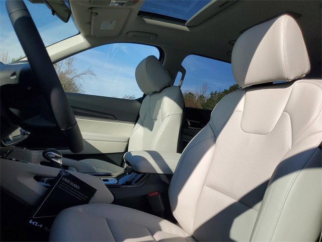 New 2025 Kia Telluride S image 14
