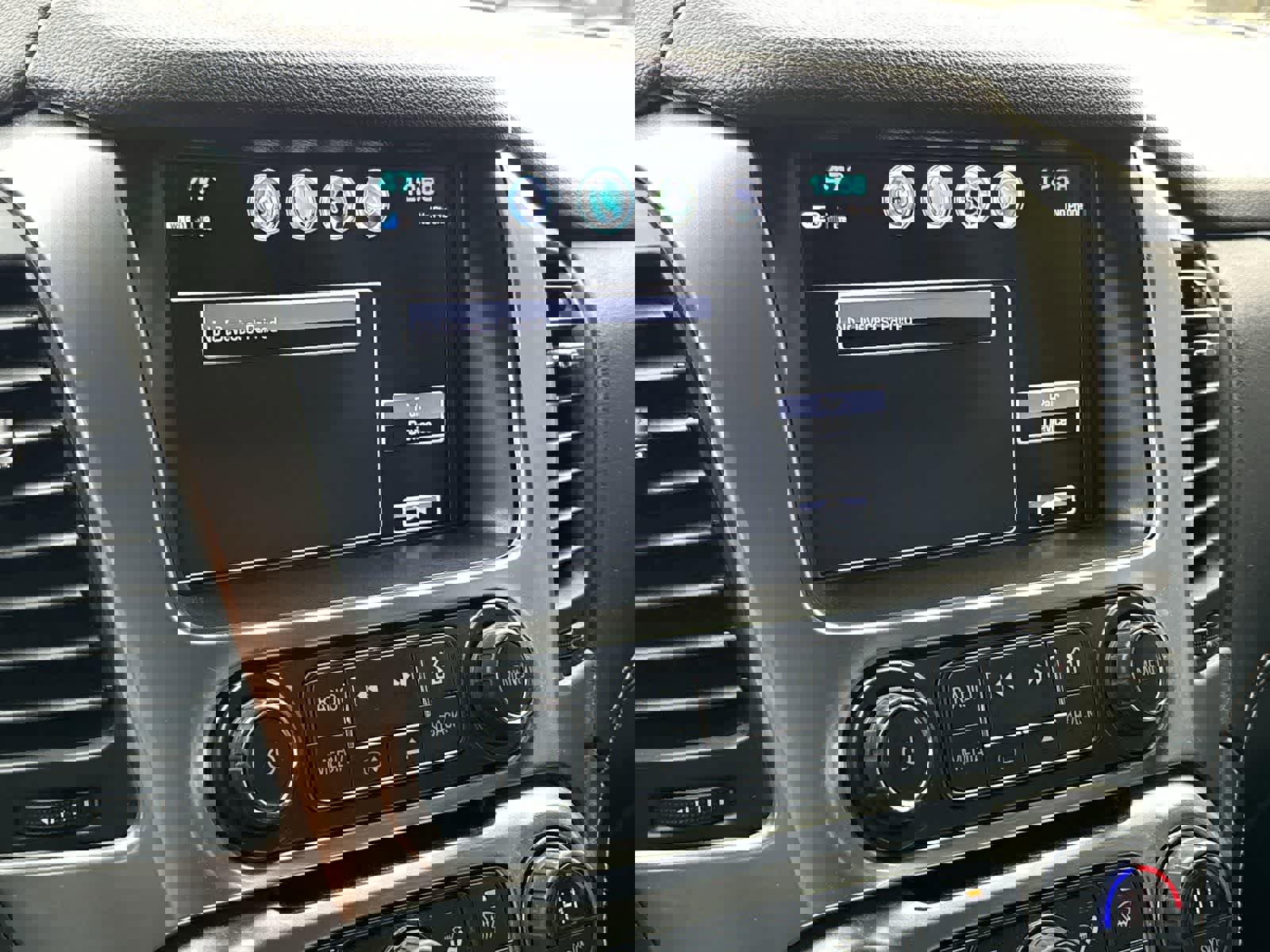 Used 2019 Chevrolet Suburban LT image 16