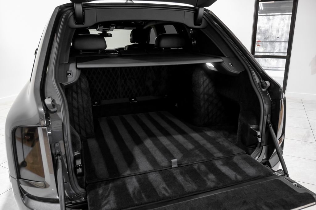 Used 2022 Rolls-Royce Cullinan w/ Cullinan Package image 67