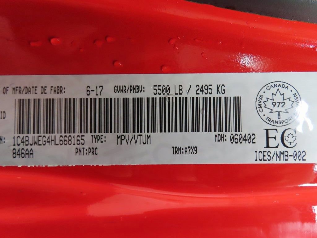 Used 2017 Jeep Wrangler Unlimited Sahara w/ Connectivity Group image 58