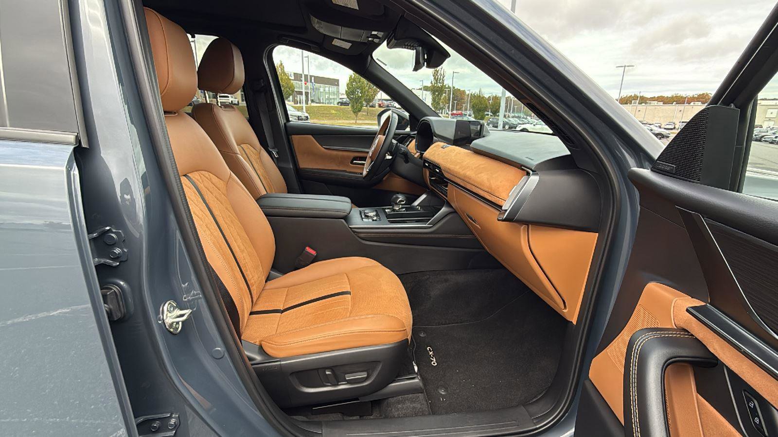 Certified 2025 MAZDA CX-70 3.3 Turbo S w/ Premium Plus image 17