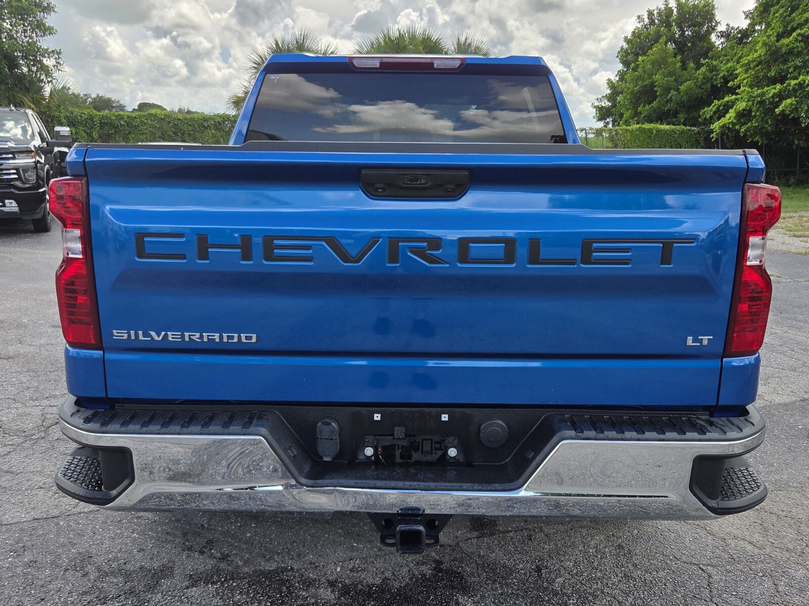 Used 2023 Chevrolet Silverado 1500 LT RWD image 4