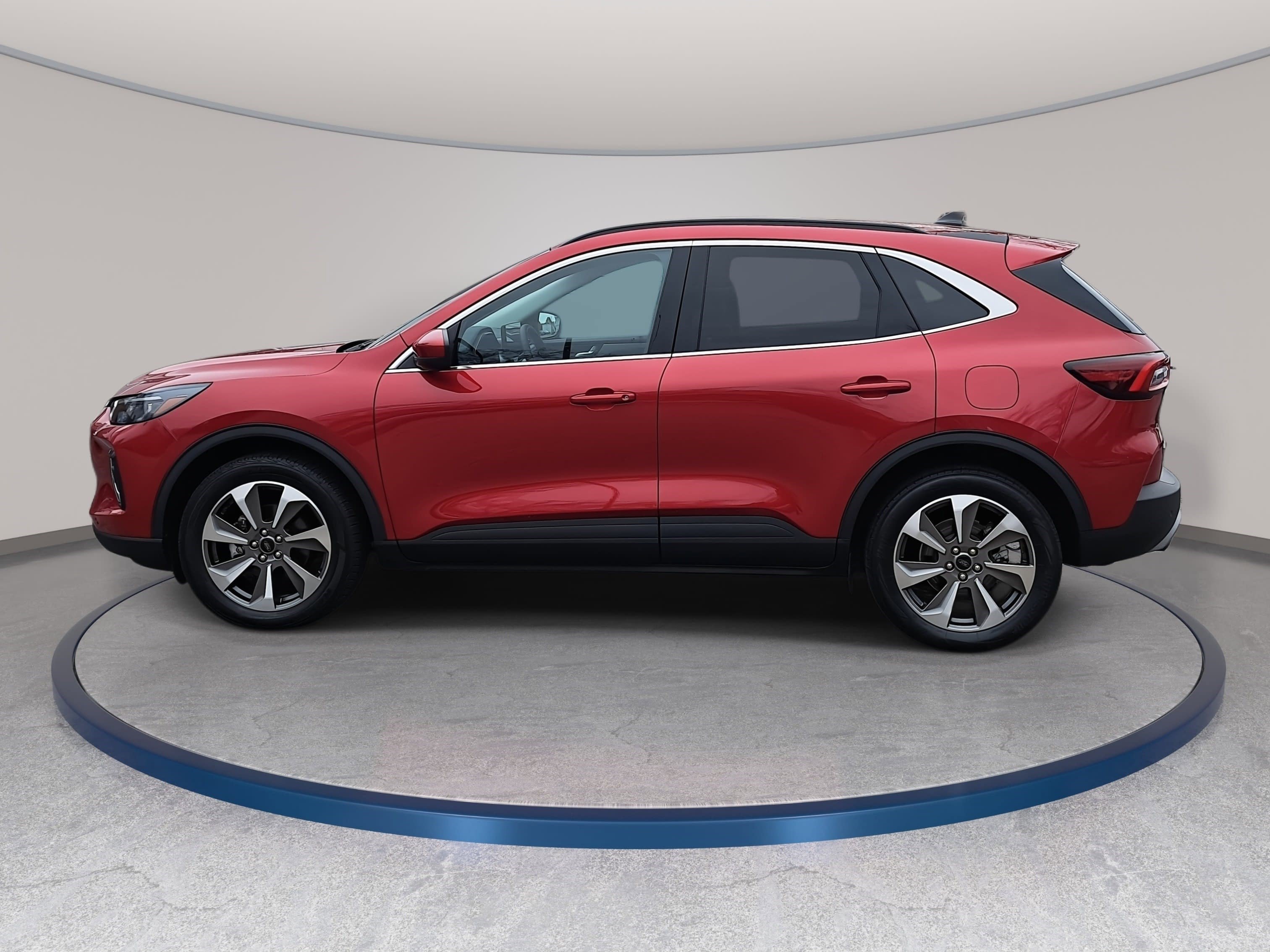 Used 2023 Ford Escape Platinum image 8