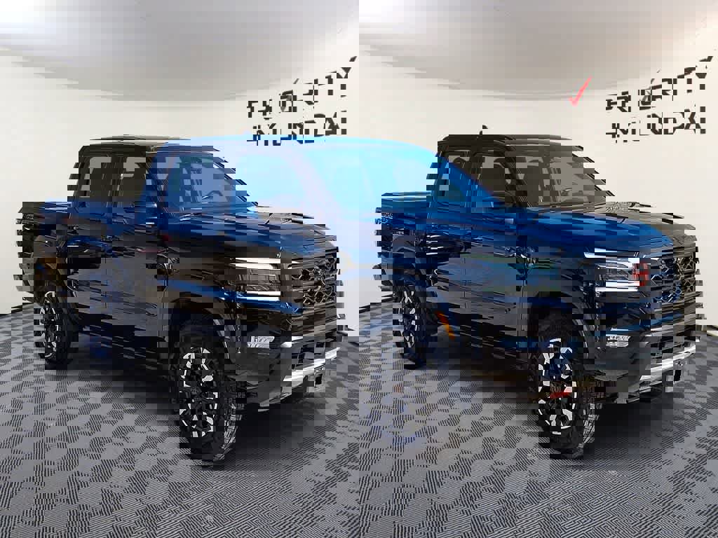 Used 2024 Nissan Frontier PRO-4X image 3