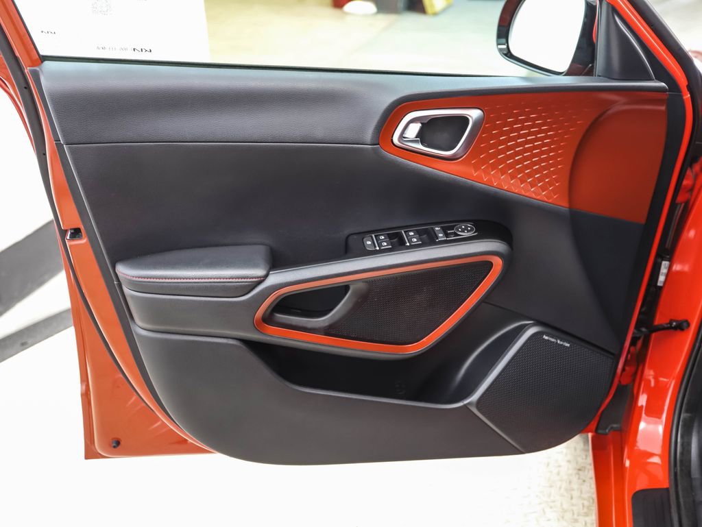 Used 2022 Kia Soul Turbo image 9