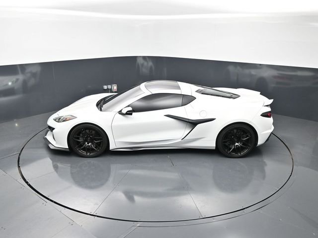 Used 2023 Chevrolet Corvette Z06 RWD image 17