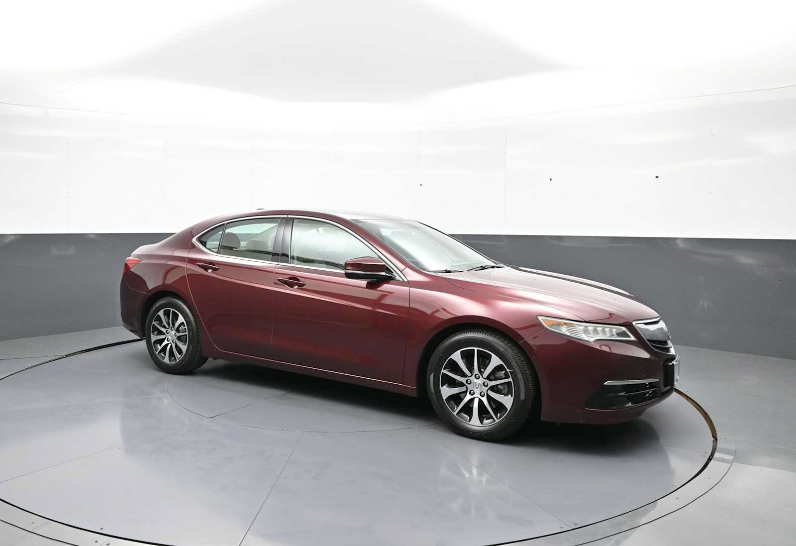 Used 2015 Acura TLX w/ Technology Package FWD image 4