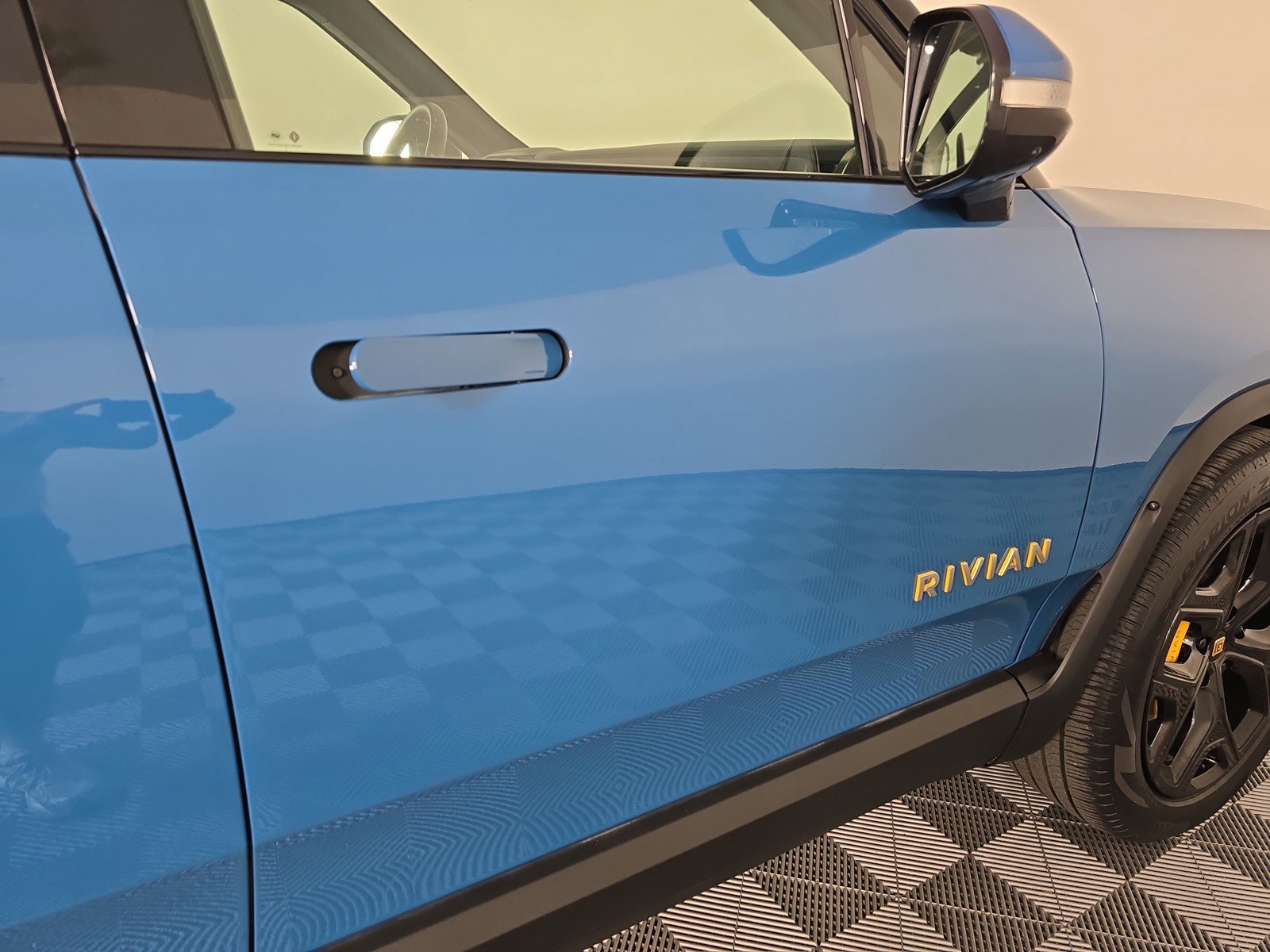 Used 2022 Rivian R1S Launch Edition image 35