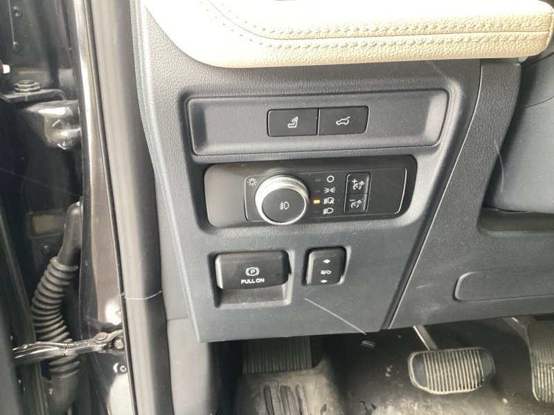 Used 2022 Ford Expedition Limited image 21