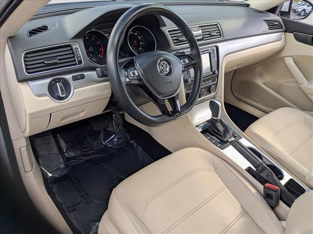 Used 2019 Volkswagen Passat 2.0T Wolfsburg w/ Wheels & Sunroof Package image 10