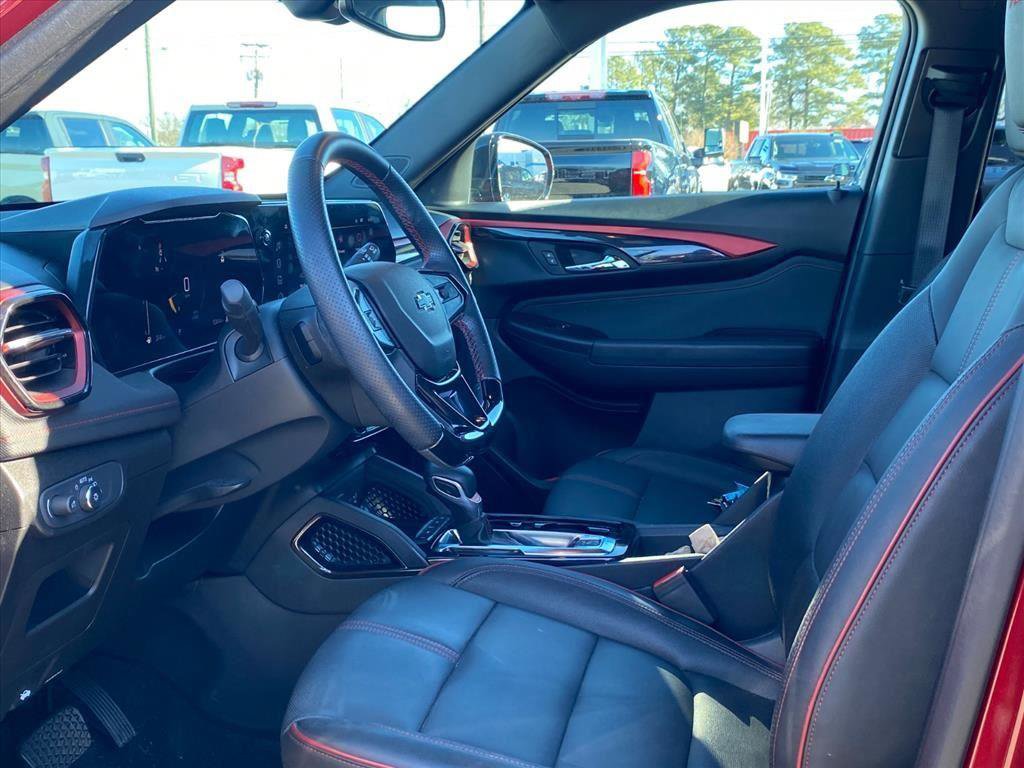 Used 2025 Chevrolet TrailBlazer RS w/ Convenience Package image 17