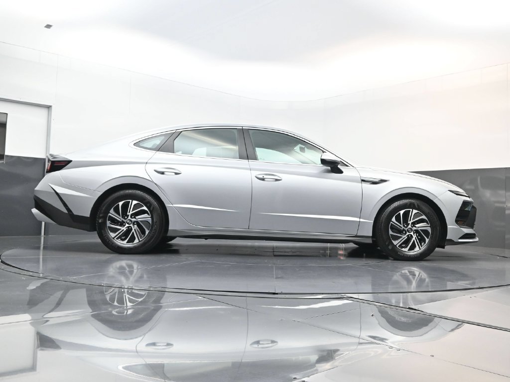 Certified 2026 Hyundai Sonata Blue FWD image 23