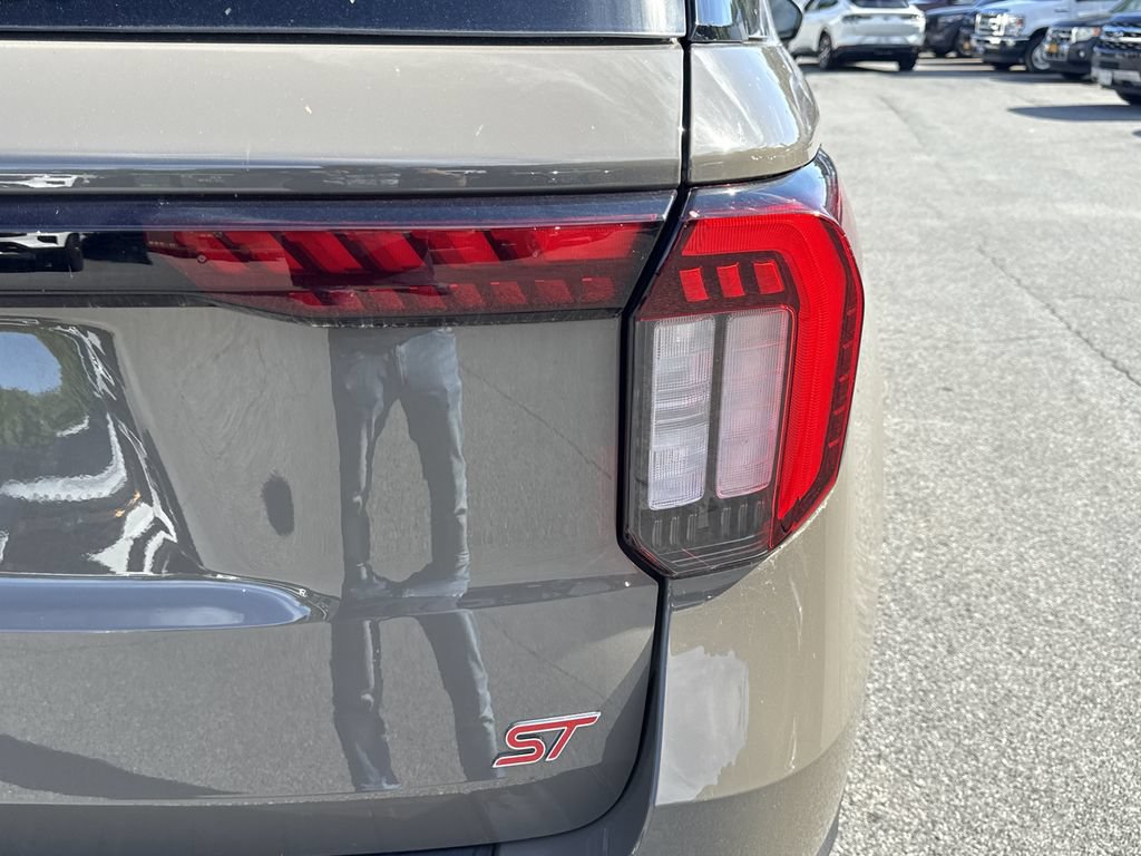New 2026 Ford Explorer ST AWD/4WD image 32