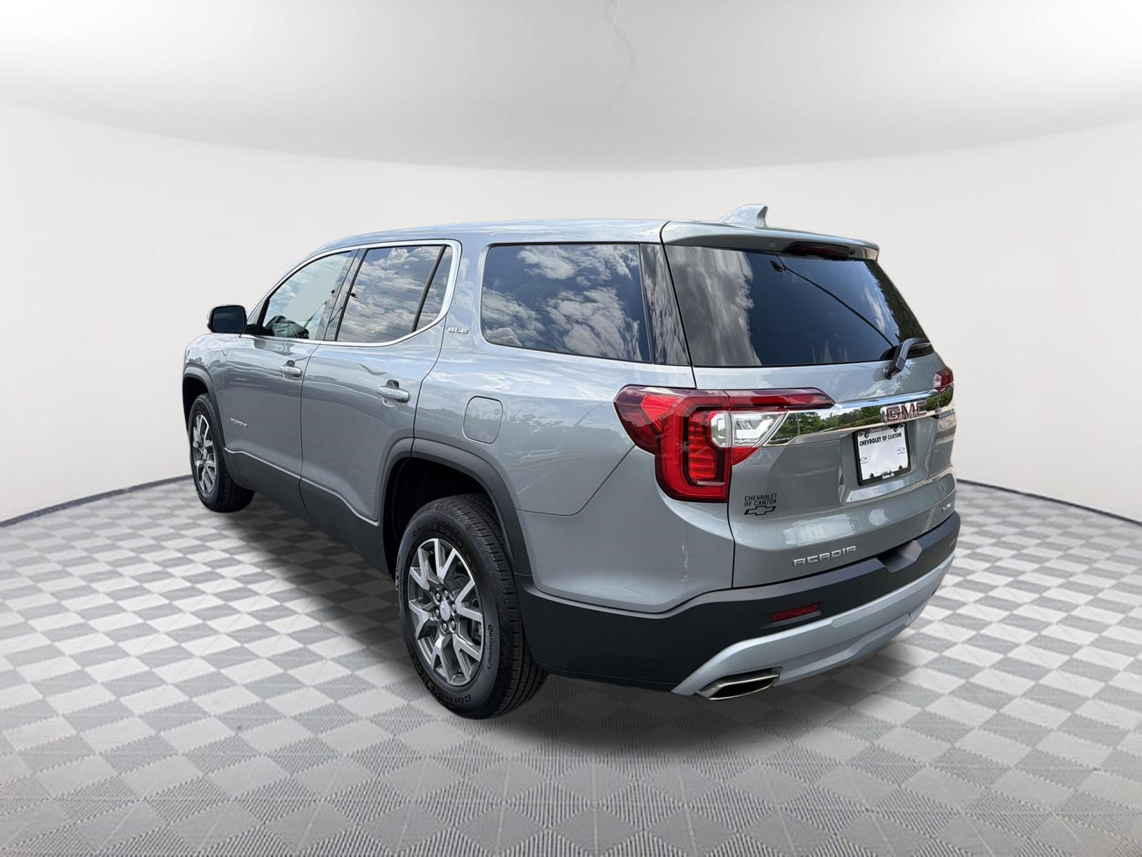 Used 2023 GMC Acadia SLE AWD/4WD image 7