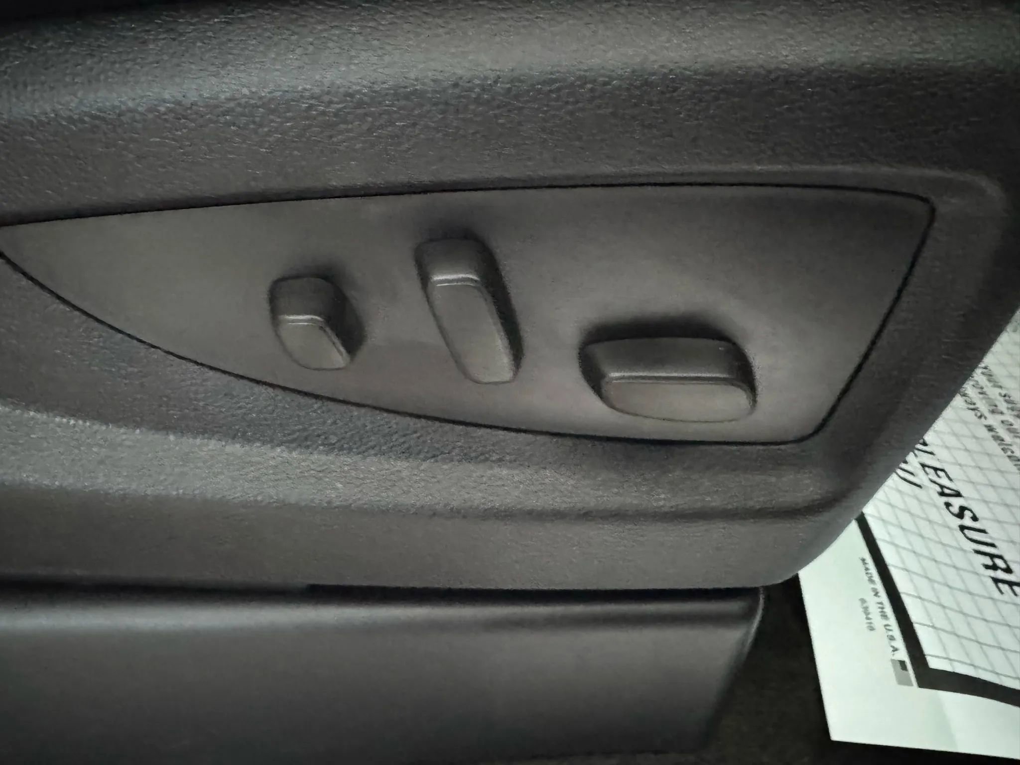 Used 2016 GMC Yukon Denali w/ Enhanced Security Package image 15