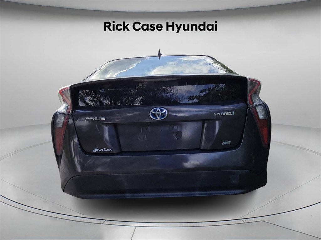 Used 2017 Toyota Prius Four image 5