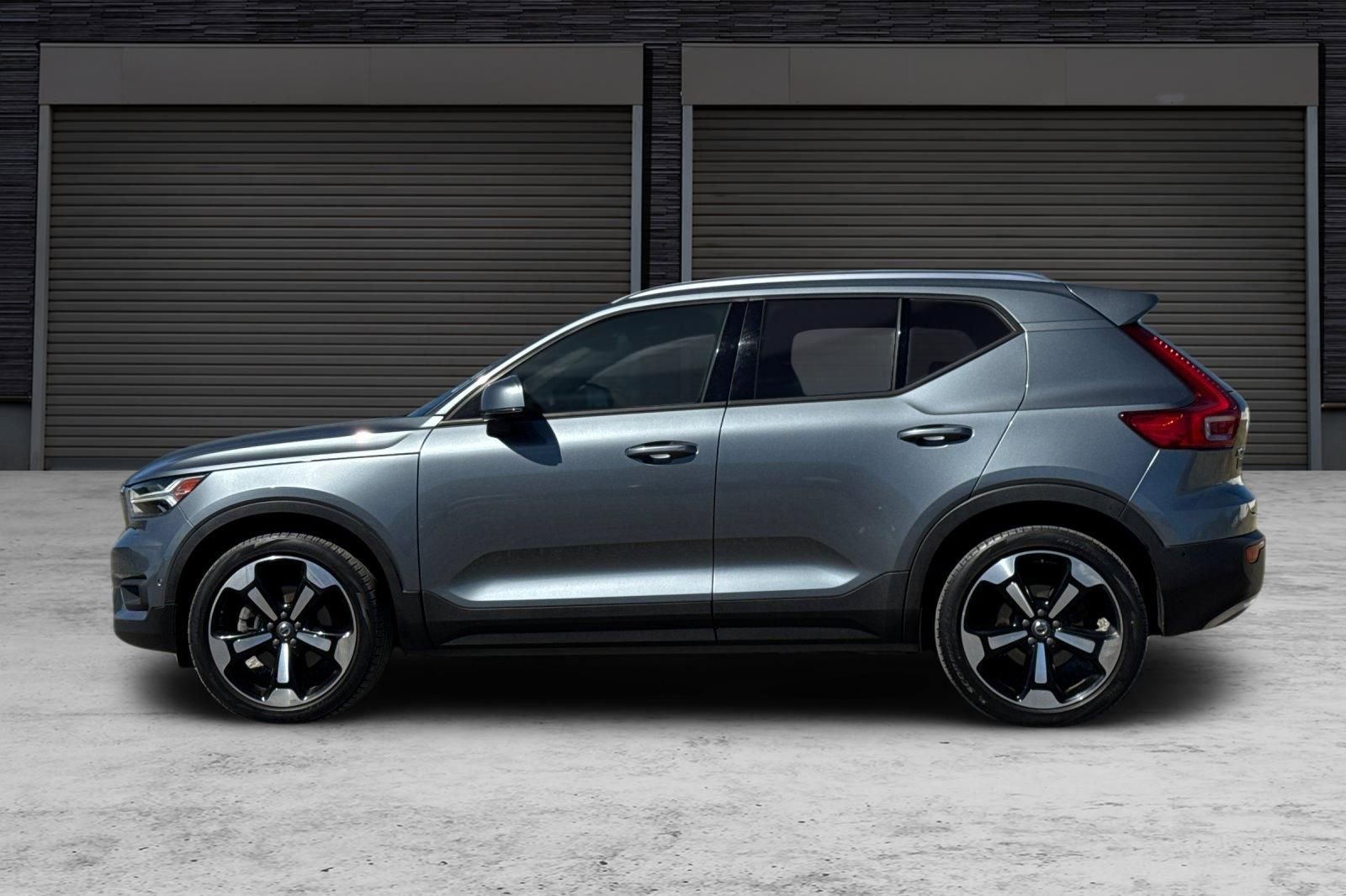 Used 2019 Volvo XC40 T5 Momentum image 7