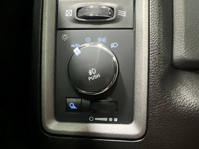 Used 2019 RAM 1500 Express w/ Express Value Package AWD/4WD image 6