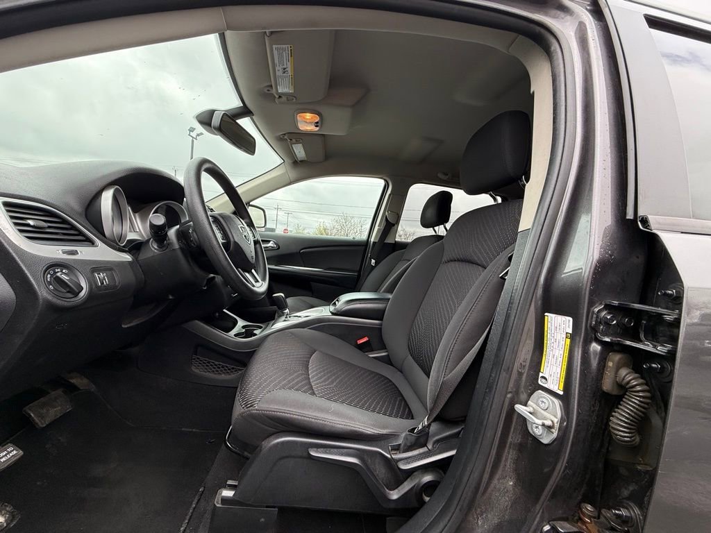 Used 2018 Dodge Journey SE image 20