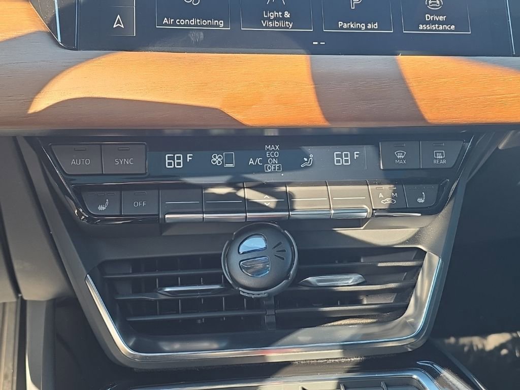 Used 2022 Audi e-tron GT Premium Plus image 18