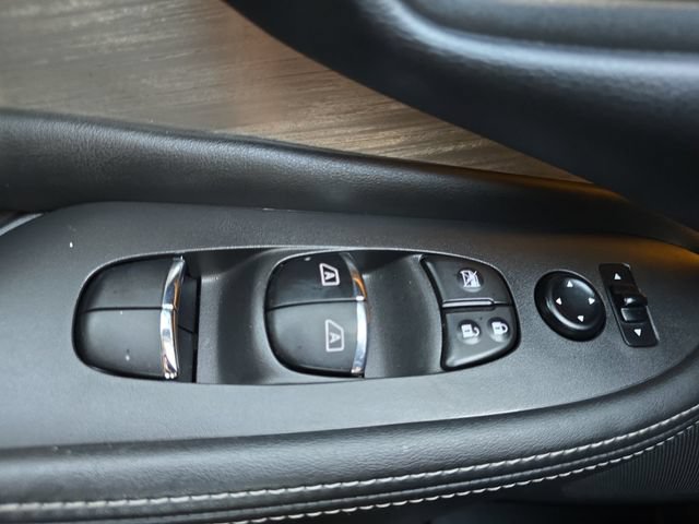 Used 2015 Nissan Murano Platinum w/ Platinum Technology Package FWD image 27