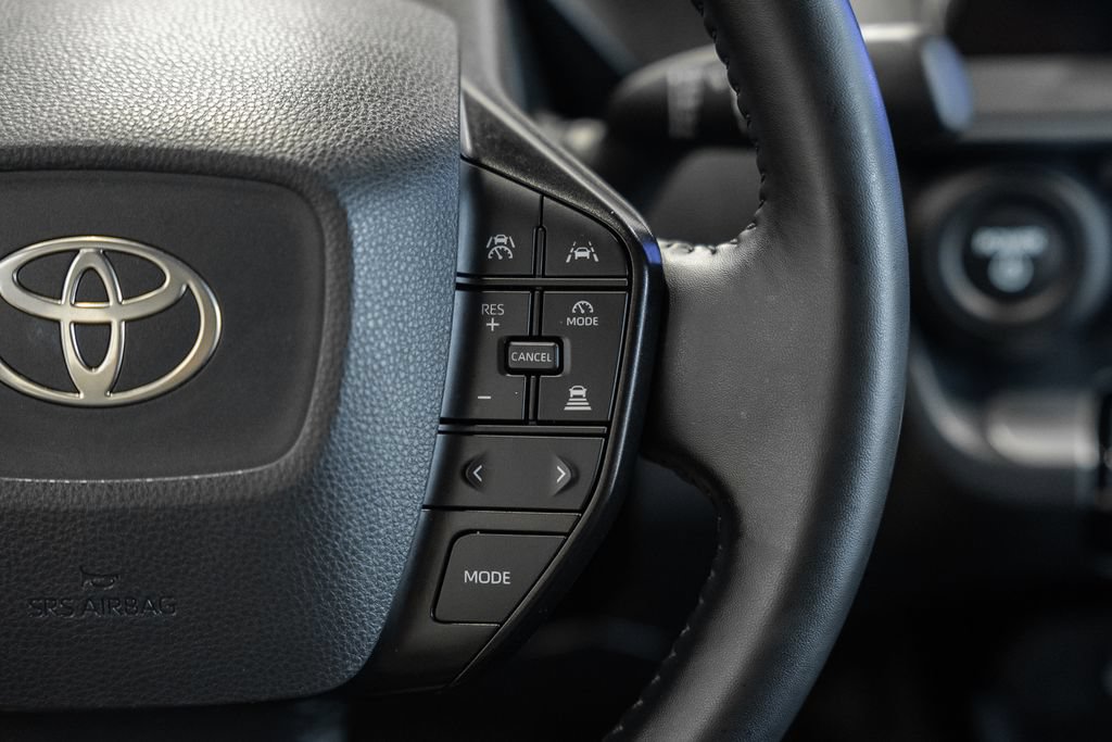 Used 2025 Toyota Prius LE FWD image 25