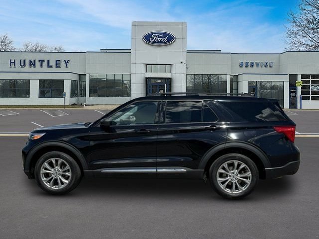 Certified 2023 Ford Explorer XLT w/ Equipment Group 202A AWD/4WD image 7