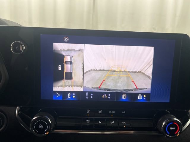 Used 2023 Chevrolet Colorado Trail Boss w/ Technology Package image 16