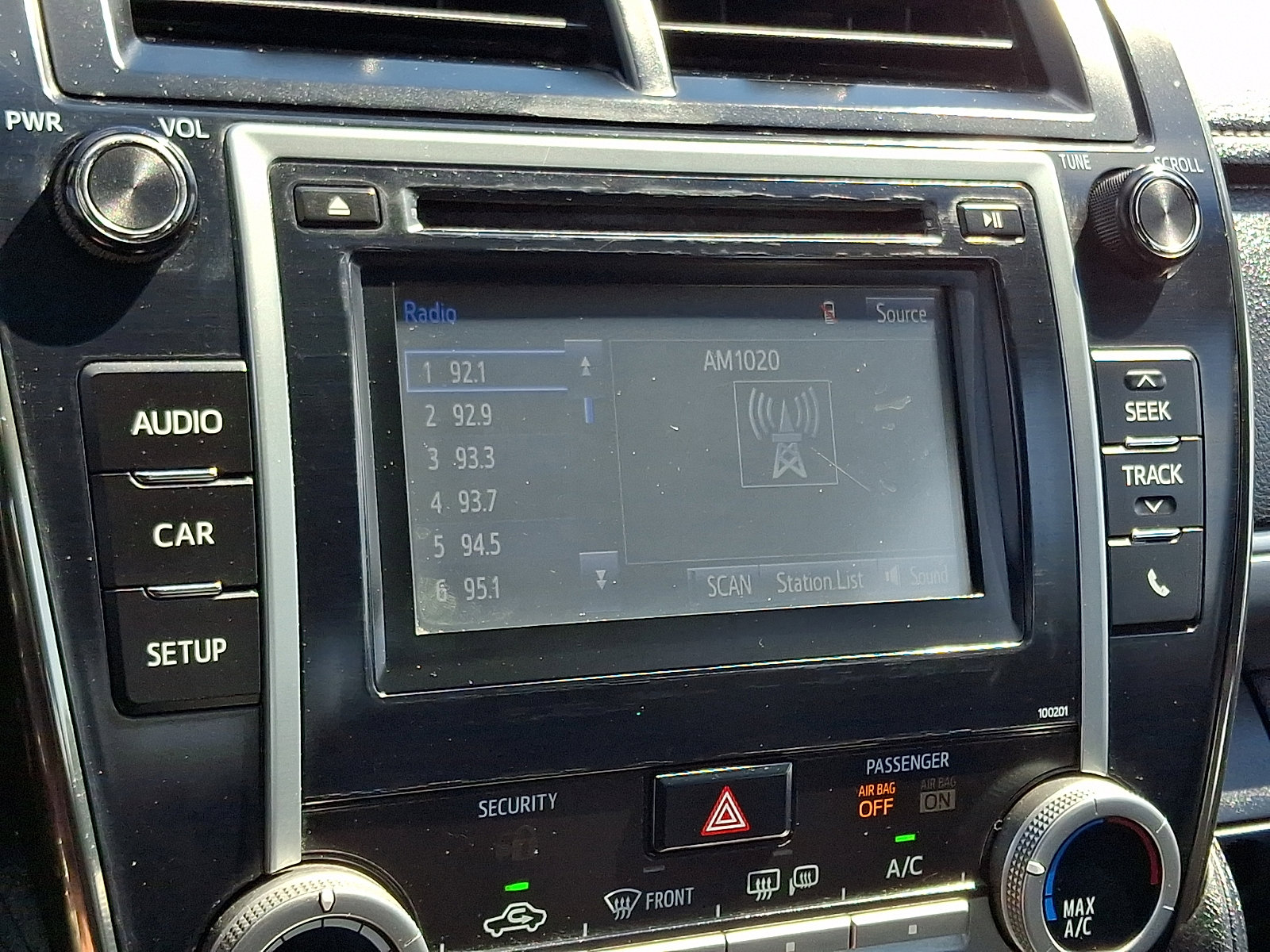 Used 2014 Toyota Camry SE FWD image 16