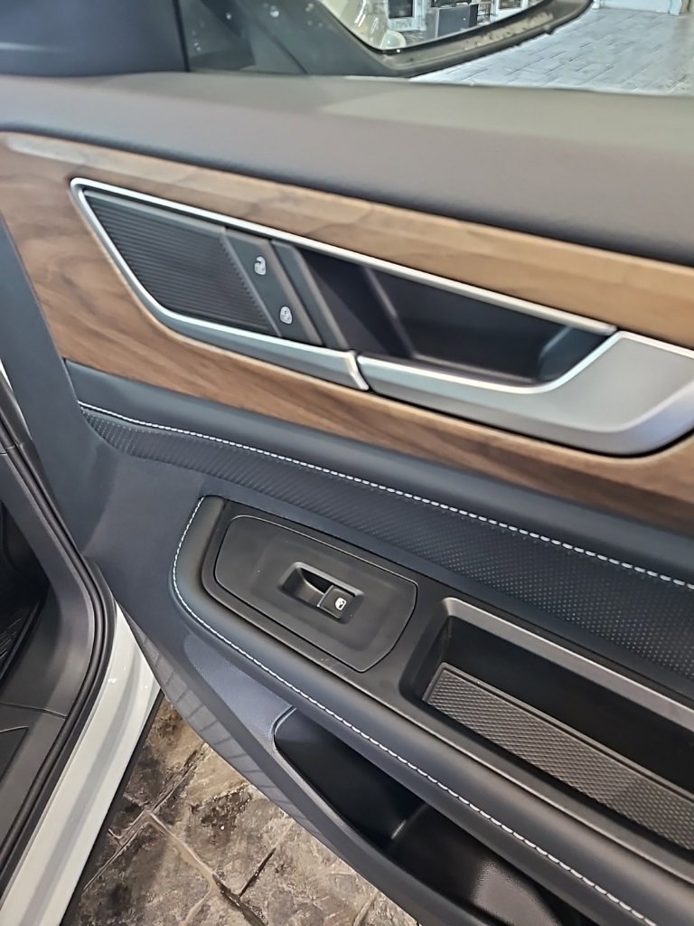 New 2026 Volkswagen Atlas SE image 12