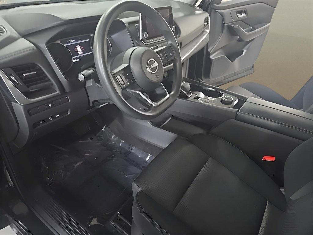 Used 2024 Nissan Rogue SV image 12
