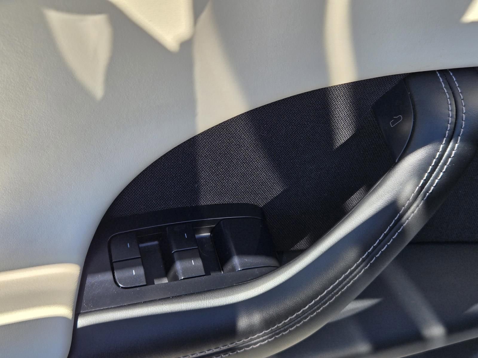 Used 2023 Tesla Model X Plaid image 18