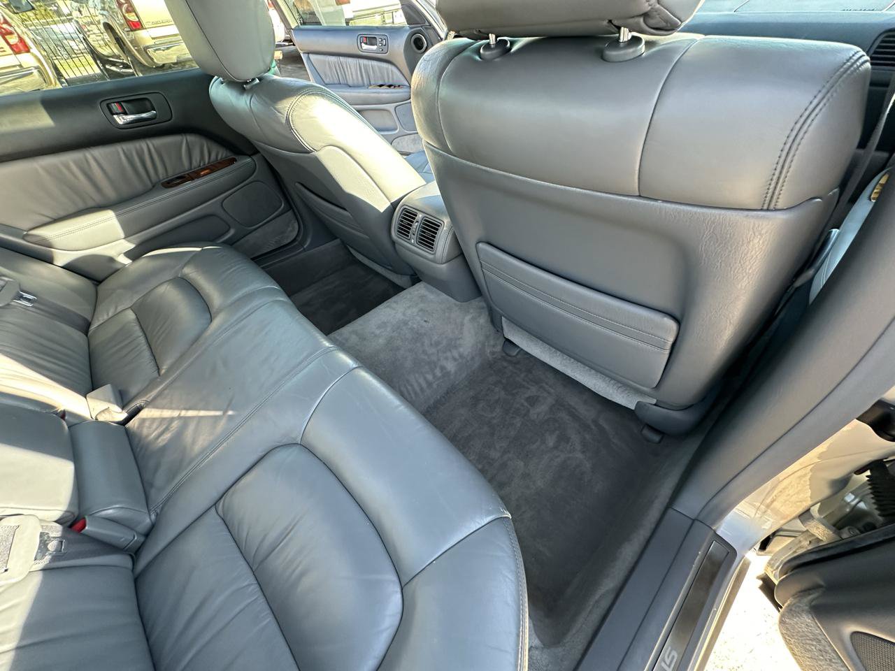 Used 1999 Lexus LS 400 w/ Premium Pkg RWD image 31