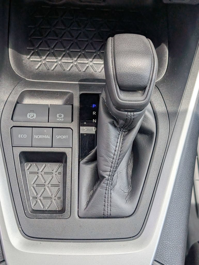 Used 2024 Toyota RAV4 XLE w/ Convenience Package FWD image 23