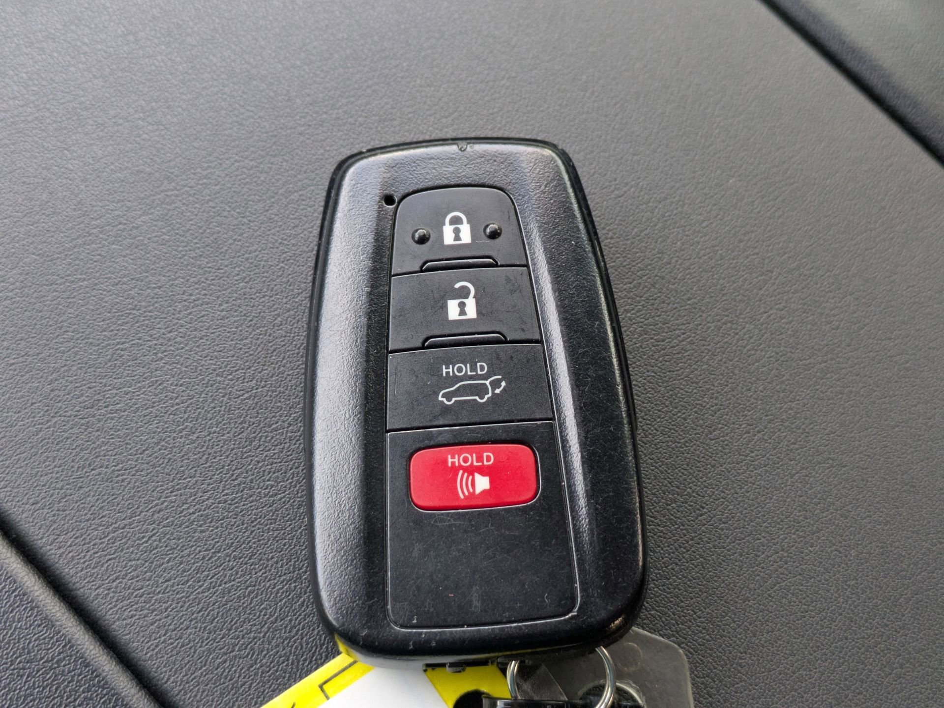 Used 2022 Toyota Highlander XLE image 37