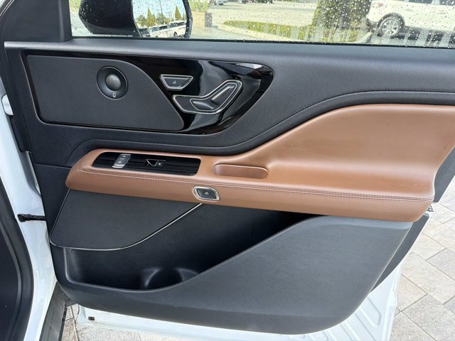Certified 2023 Lincoln Aviator Reserve w/ Equipment Group 201A RWD image 18