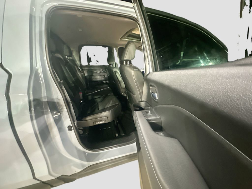 Used 2023 Honda Ridgeline RTL-E image 32