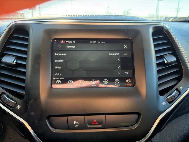 Used 2020 Jeep Cherokee Latitude Plus w/ Cold Weather Group image 18