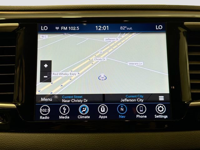 Used 2019 Chrysler Pacifica Touring Plus w/ Advanced Safetytec Group FWD image 12