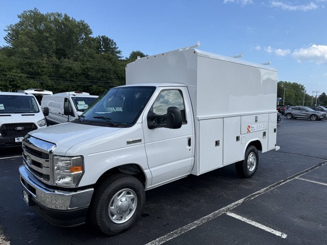 New 2027 Ford E-350 and Econoline 350 Super Duty w/ Power Equipment Group RWD image 3