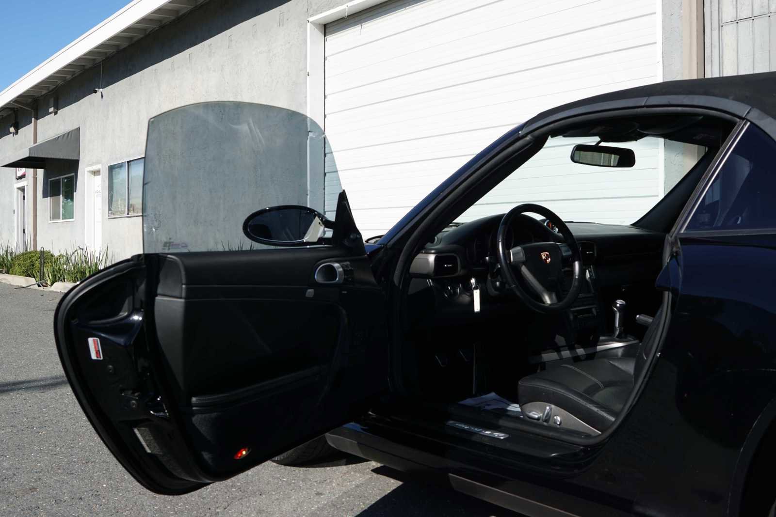 Used 2006 Porsche 911 Carrera 4 image 30