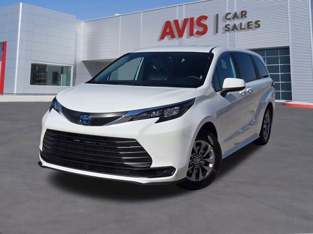 Used 2025 Toyota Sienna LE
