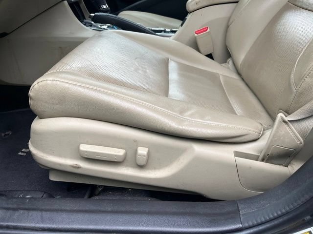 Used 2013 Acura ILX w/ Premium Package FWD image 15