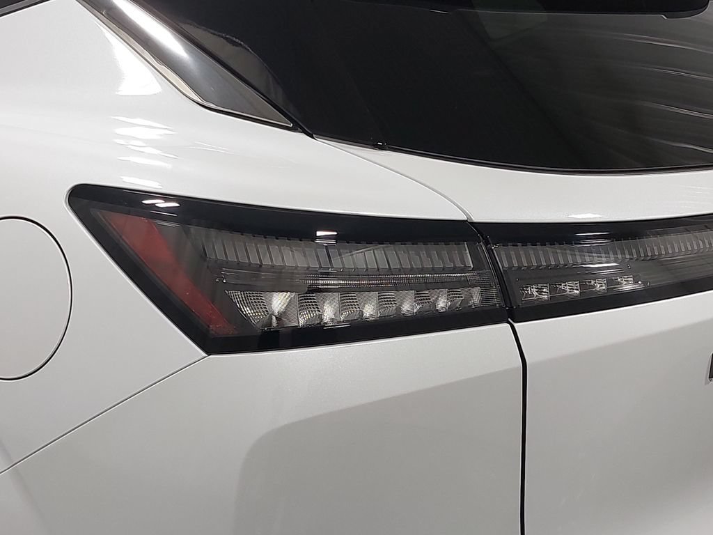 Used 2025 Nissan Murano SV AWD/4WD image 34