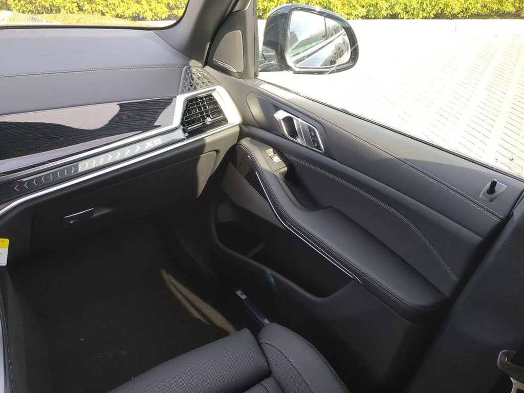 New 2026 BMW X5 xDrive50e w/ M Sport Package image 17