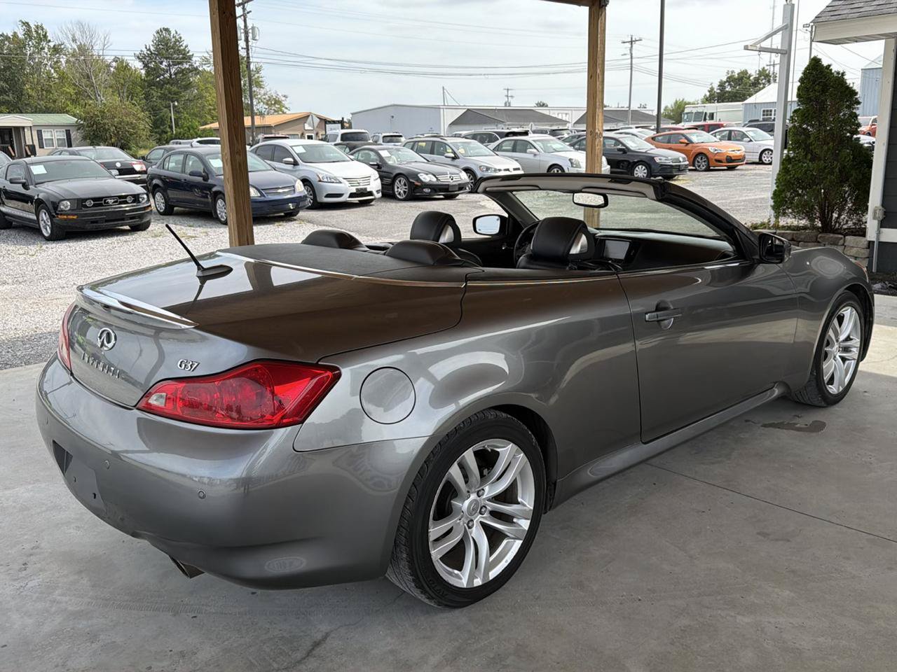 Used 2010 INFINITI G37 Convertible w/ Premium Pkg RWD image 5