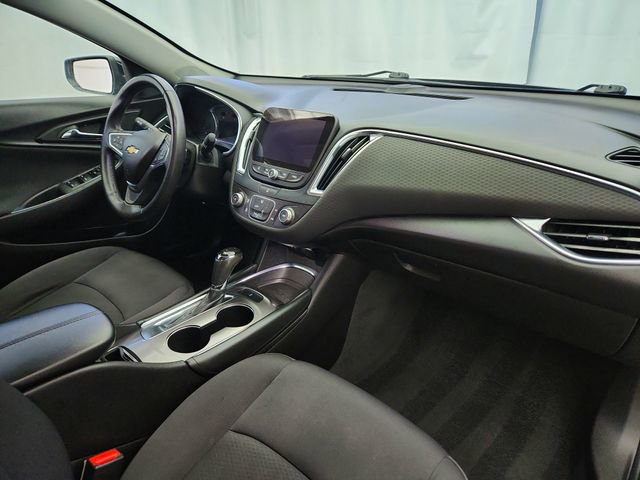 Used 2017 Chevrolet Malibu LT FWD image 22