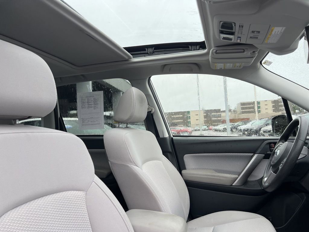 Used 2017 Subaru Forester 2.5i Premium image 5