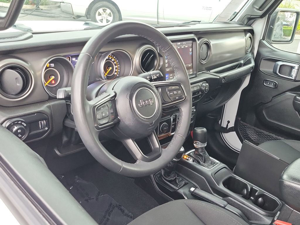 Used 2023 Jeep Gladiator Sport image 3